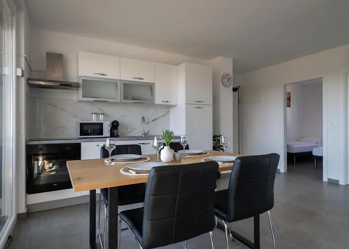 Sunshine Bay Ii Apartman Nin