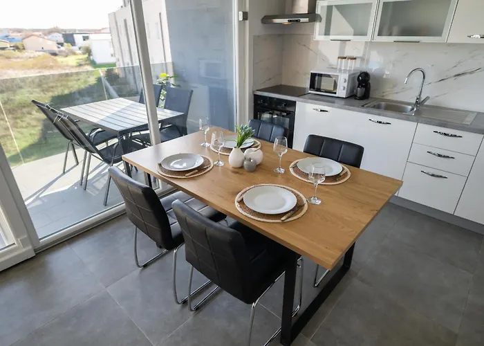 Sunshine Bay Ii Apartman Nin